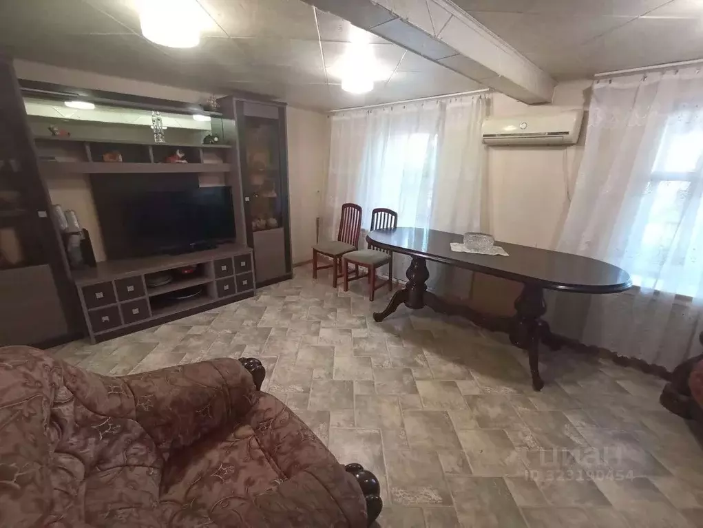 Дом в Астраханская область, Наримановский район, с. Старокучергановка ... - Фото 2