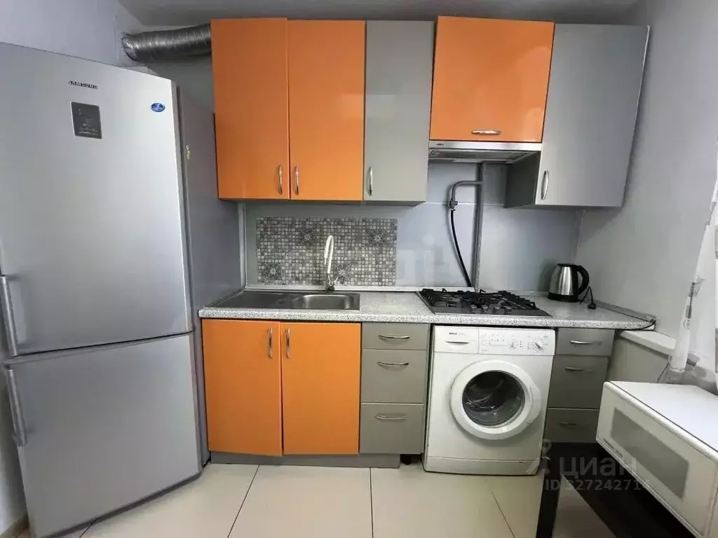 3-к кв. Ямало-Ненецкий АО, Новый Уренгой Мирный мкр, 4/1 (64.0 м) - Фото 1