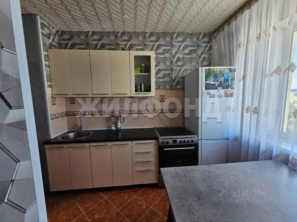 2-к кв. Ханты-Мансийский АО, Когалым Ленинградская ул., 43 (54.9 м) - Фото 2