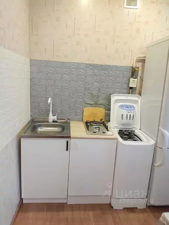 1-к кв. Омская область, Омск просп. Королева, 4Б (21.0 м) - Фото 2