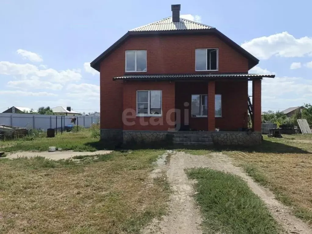 Дом в Белгородская область, Корочанский район, Мелиховское с/пос, с. ... - Фото 1