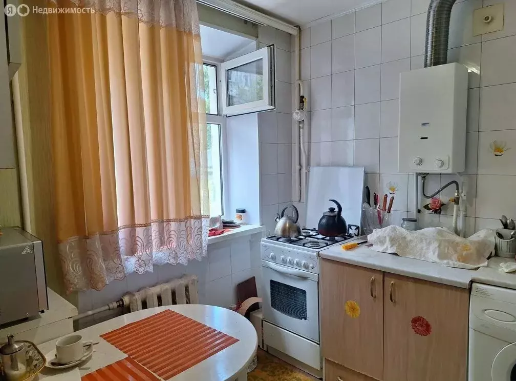 3-комнатная квартира: Каменск-Шахтинский, Красная улица, 9Б (58.5 м) - Фото 1