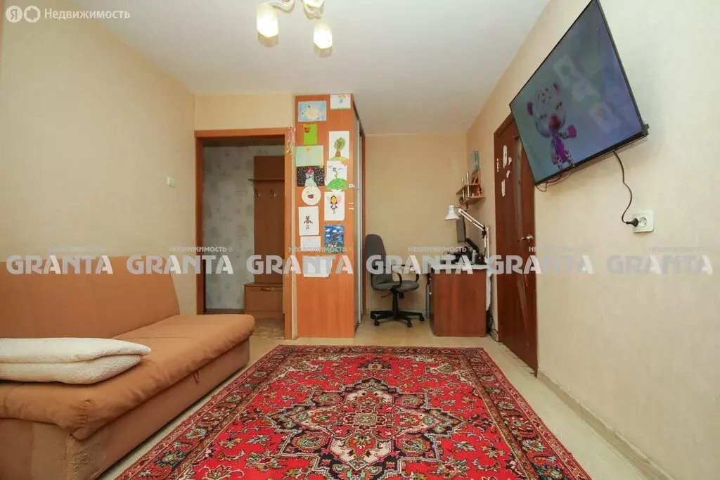 3-комнатная квартира: Красноярск, Парашютная улица, 6 (47.9 м) - Фото 0