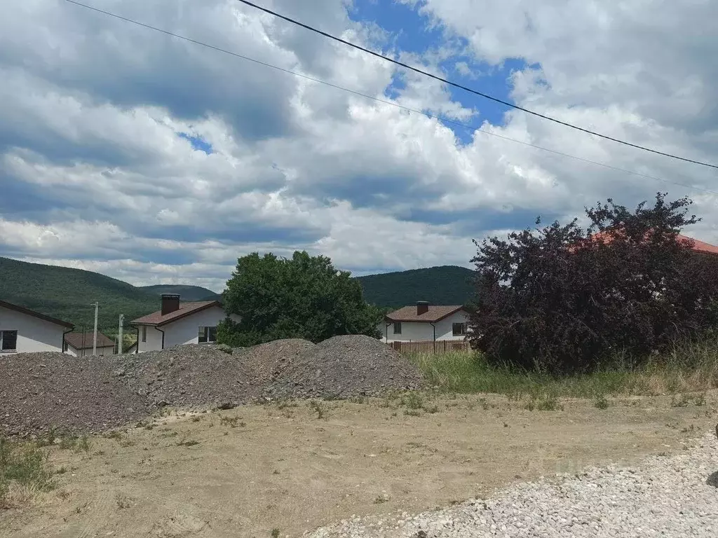 Участок в Севастополь с. Тыловое, ул. Лесная, 57 (10.0 сот.) - Фото 0