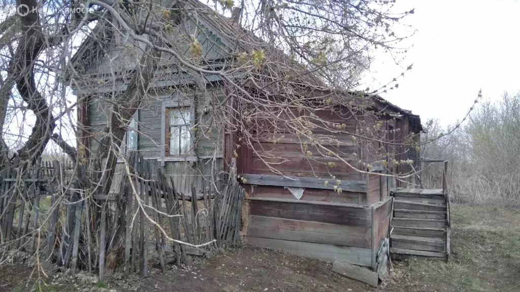 Дом в Бузулукский район, Новотёпловский сельсовет, село Новая Тёпловка ... - Фото 1