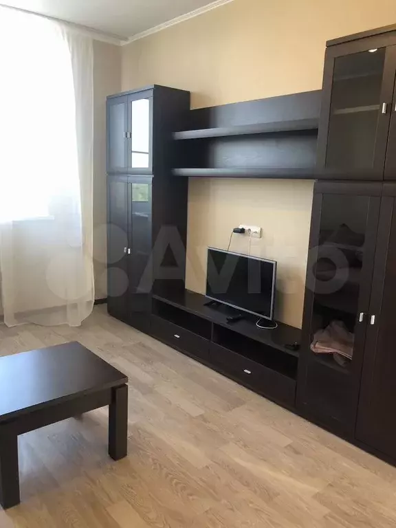 10 и более-к. квартира, 64 м, 14/17 эт. - Фото 1
