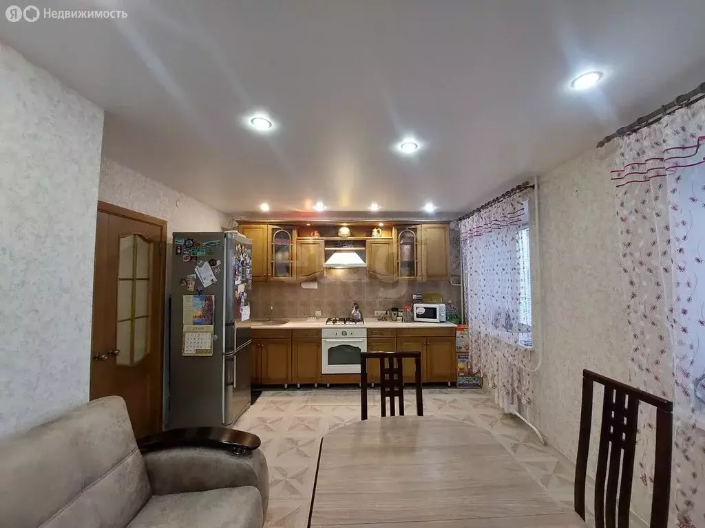 2-комнатная квартира: Котлас, улица Невского, 6 (59.1 м) - Фото 1