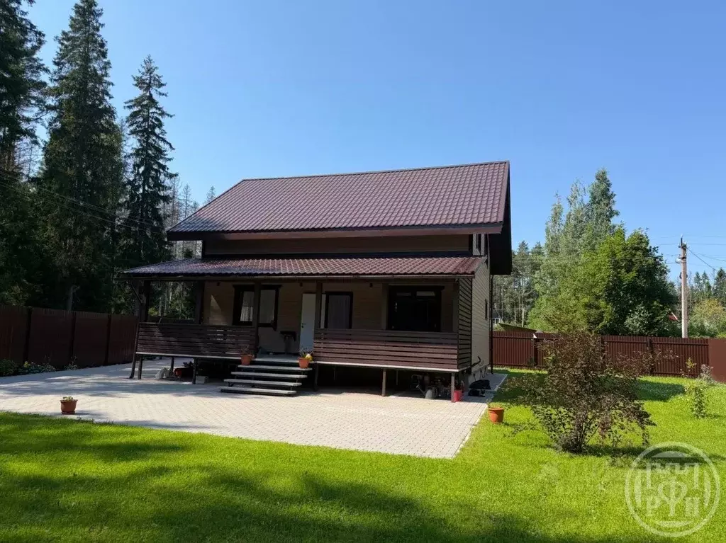 Дом в Ленинградская область, Выборгский район, Рощинское городское ... - Фото 1