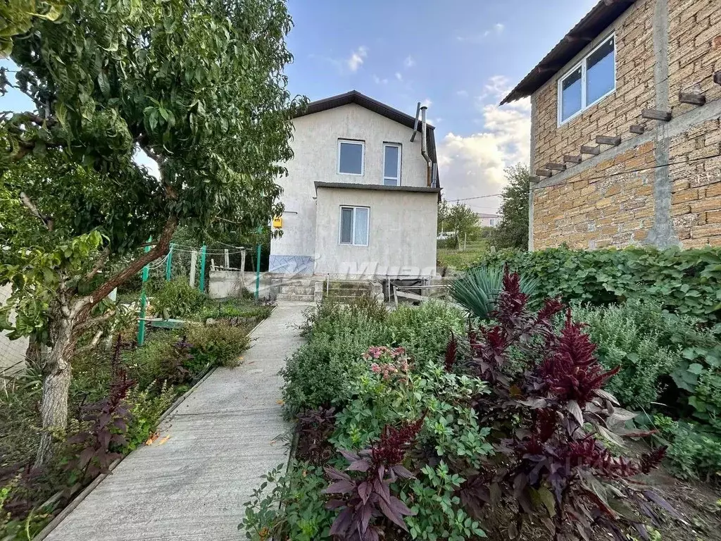 Дом в Крым, Феодосия городской округ, с. Солнечное ул. Сосновая (50 м) - Фото 1