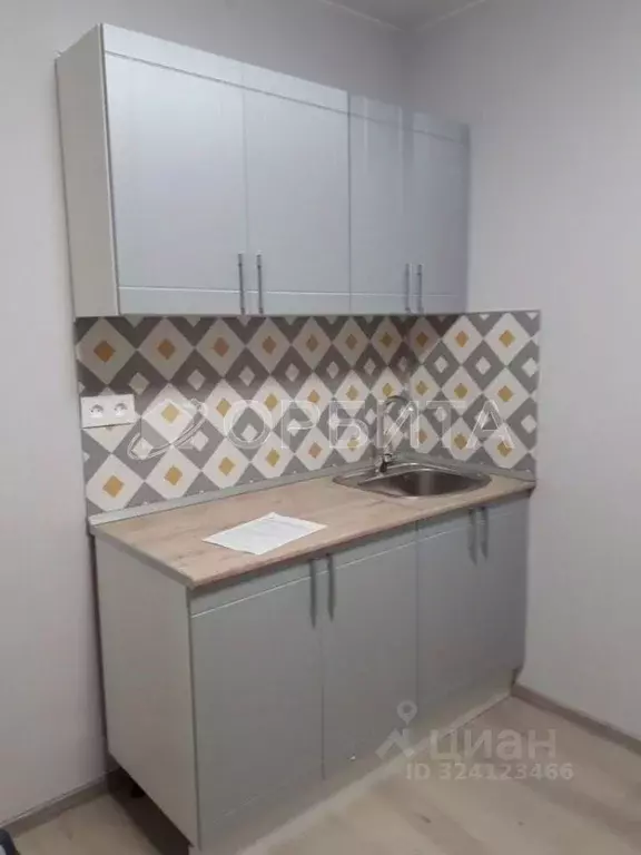 Студия Тюменская область, Тюмень ул. Новоселов, 107к1 (15.2 м) - Фото 1