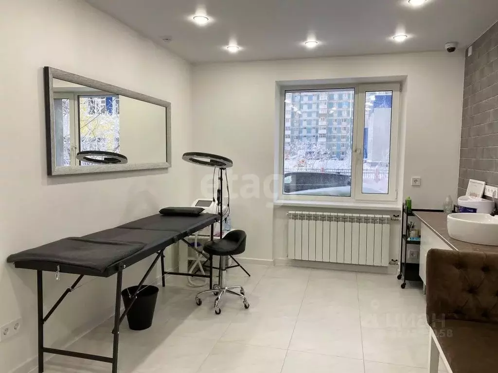 Офис в Ямало-Ненецкий АО, Новый Уренгой Советский мкр, 3/1 (34 м) - Фото 1