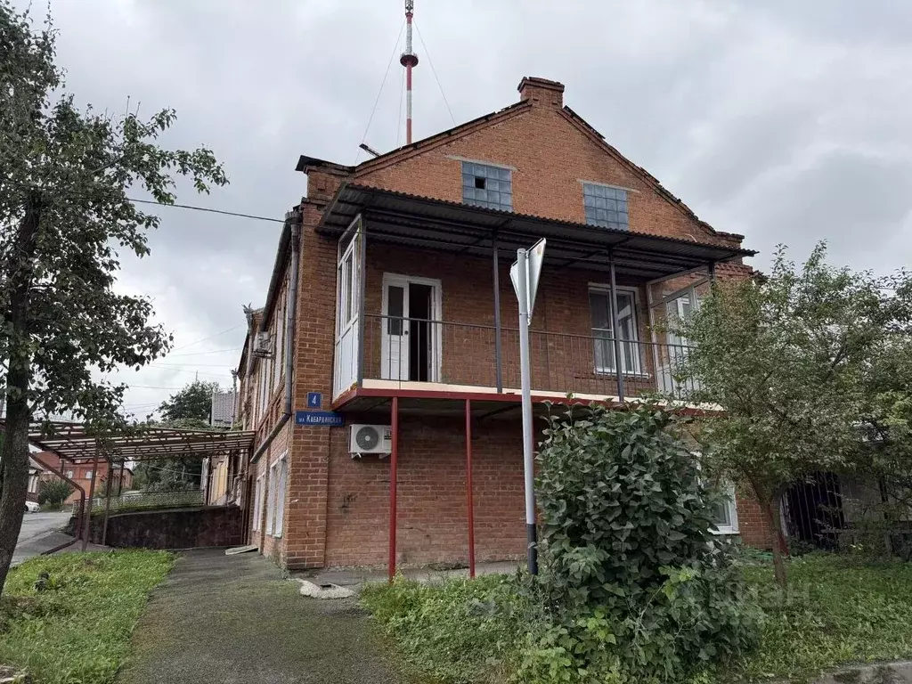 Дом в Северная Осетия, Владикавказ ул. Алибека Кантемирова, 44 (210 м) - Фото 2