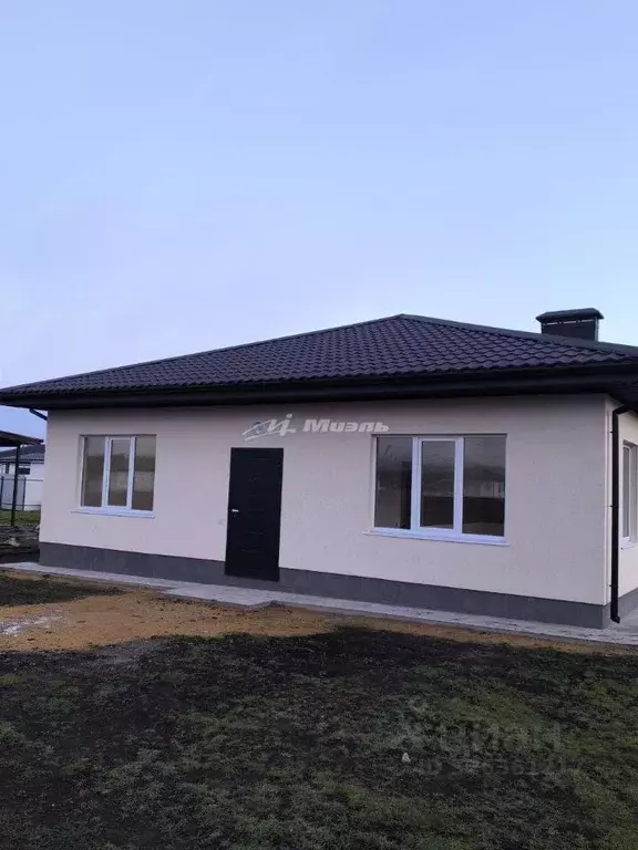 Дом в Крым, Симферопольский район, с. Урожайное ул. Мира (100 м) - Фото 1