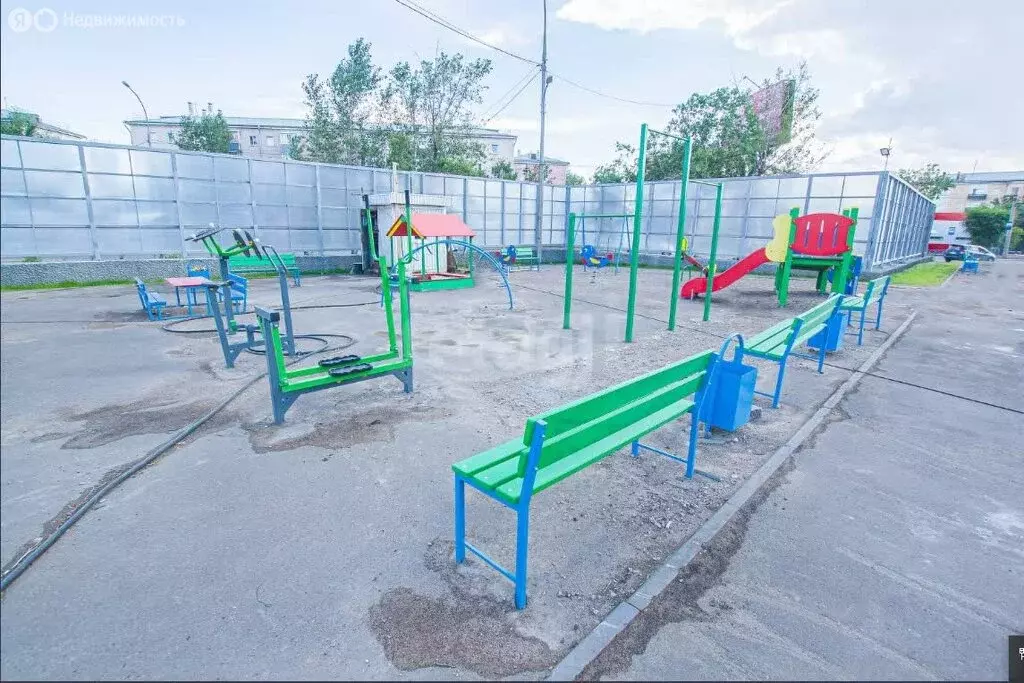 3-комнатная квартира: Улан-Удэ, Октябрьская улица, 2 (70.3 м) - Фото 2