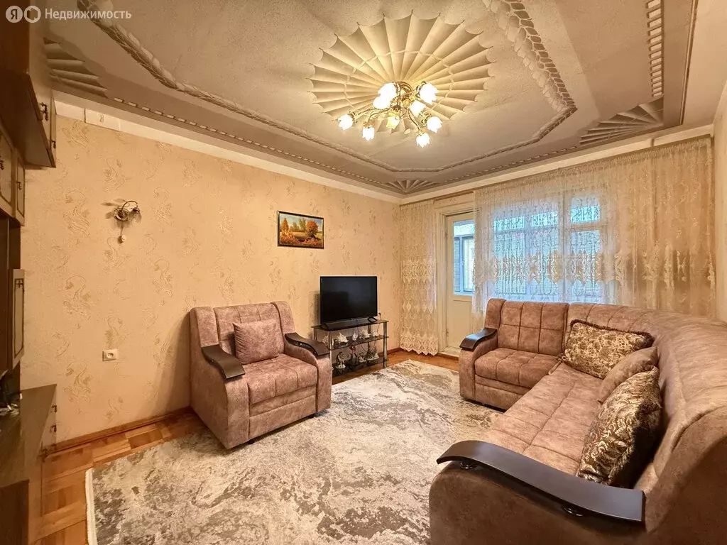 3-комнатная квартира: Нальчик, Дагестанская улица, 138 (72 м) - Фото 1