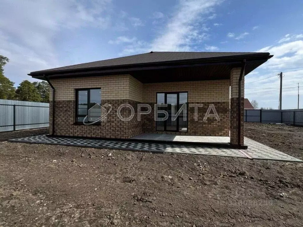 Дом в Тюменская область, Тюменский район, д. Ушакова Новая ул. (80 м) - Фото 1