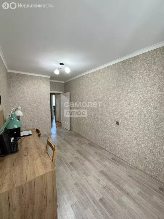 3-комнатная квартира: Астрахань, улица Александрова, 3 (55 м) - Фото 1