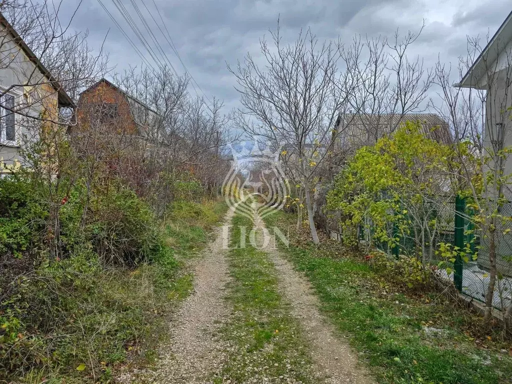 Участок в Крым, Симферопольский район, с. Доброе  (4.4 сот.) - Фото 2