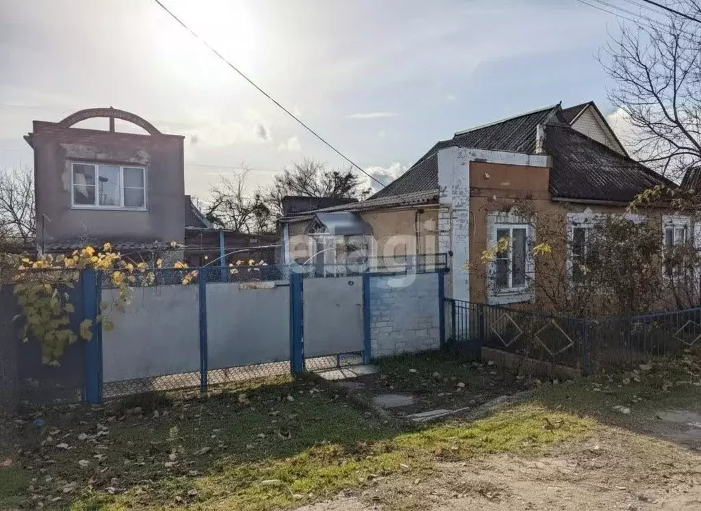 Дом в Краснодарский край, Темрюк ул. Космонавтов (50 м) - Фото 1