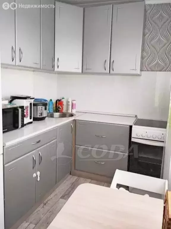 2-комнатная квартира: Ялуторовск, улица Ватутина, 1 (48 м) - Фото 1