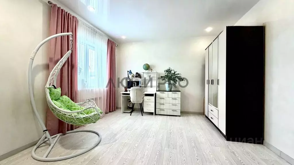 Таунхаус в Саратовская область, Саратов проезд 3-й Вешний, 18А (100 м) - Фото 1