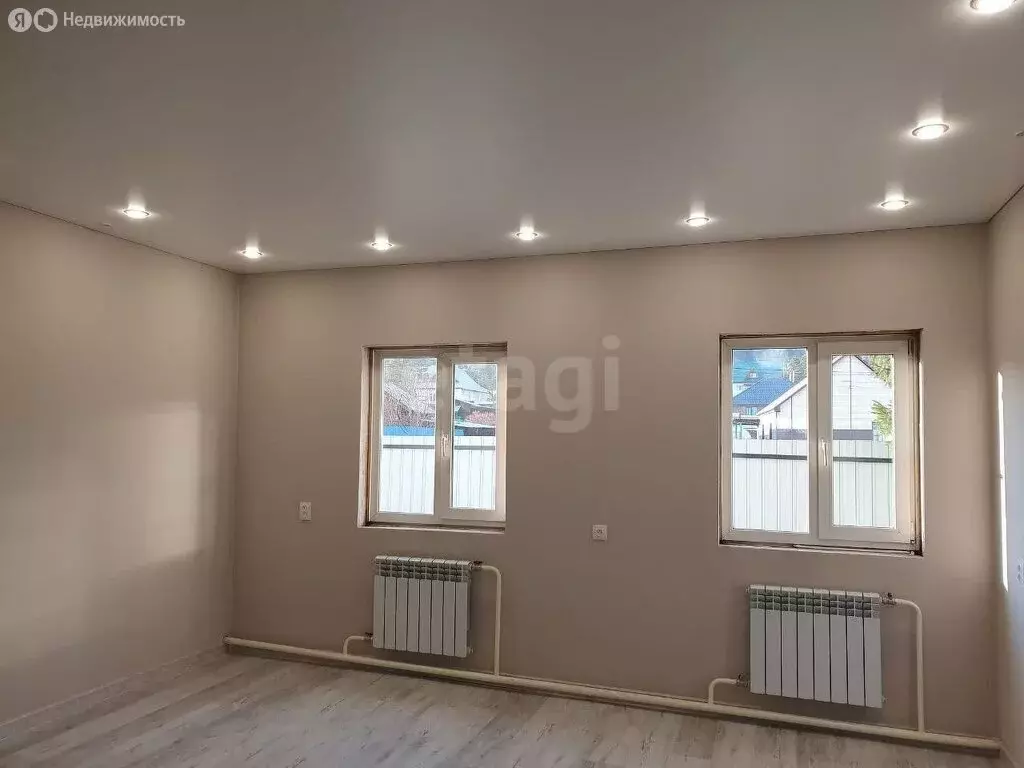 Дом в село Сотниково, Тепличная улица (118.6 м) - Фото 1