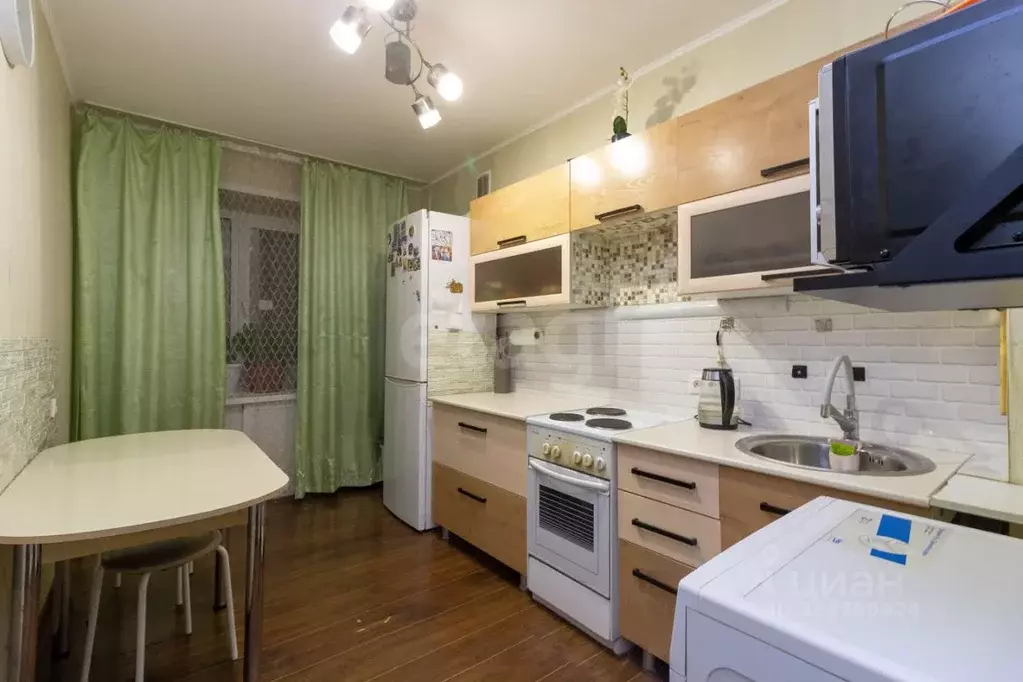 3-к кв. Красноярский край, Красноярск Светлогорская ул., 33 (60.3 м) - Фото 1