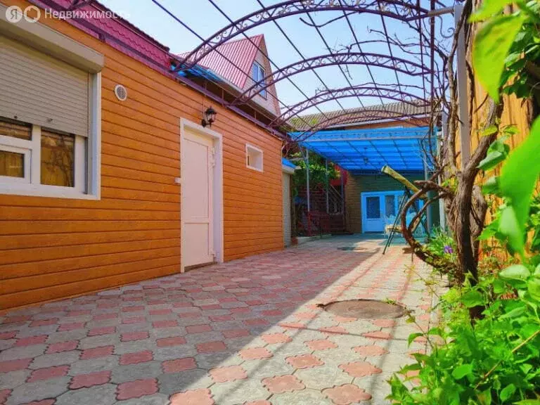 Дом в Ейск, улица Шмидта (450 м) - Фото 1