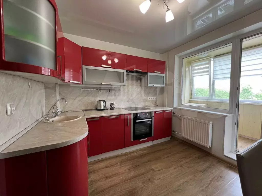 1-к. квартира, 37 м, 4/10 эт. - Фото 1