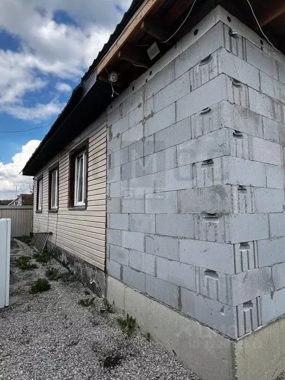 Дом в Свердловская область, Среднеуральск ул. Калинина (90 м) - Фото 1