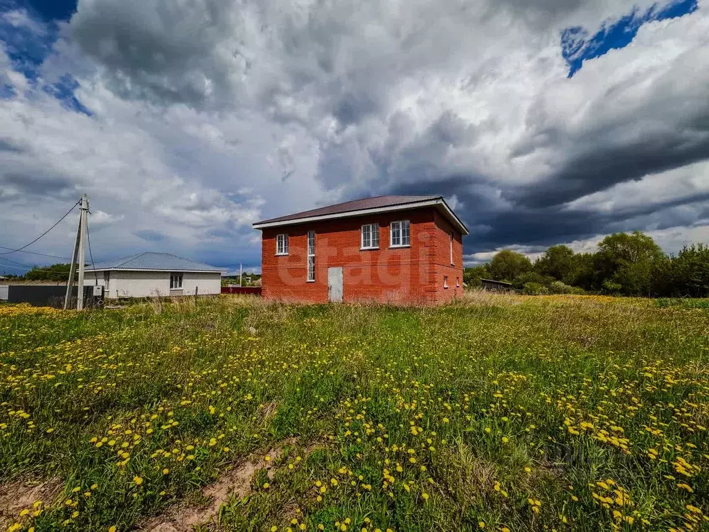 Дом в Удмуртия, с. Завьялово ул. Колхозная, 8 (200 м) - Фото 1