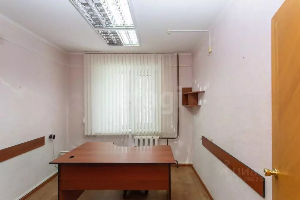 Офис в Тюменская область, Тобольск 9-й мкр, 27 (81 м) - Фото 0