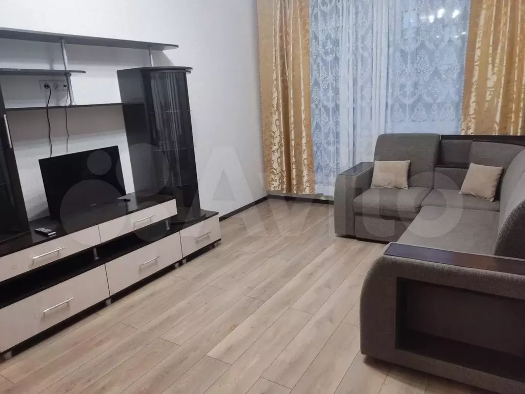 1-к. квартира, 42 м, 2/4 эт. - Фото 0