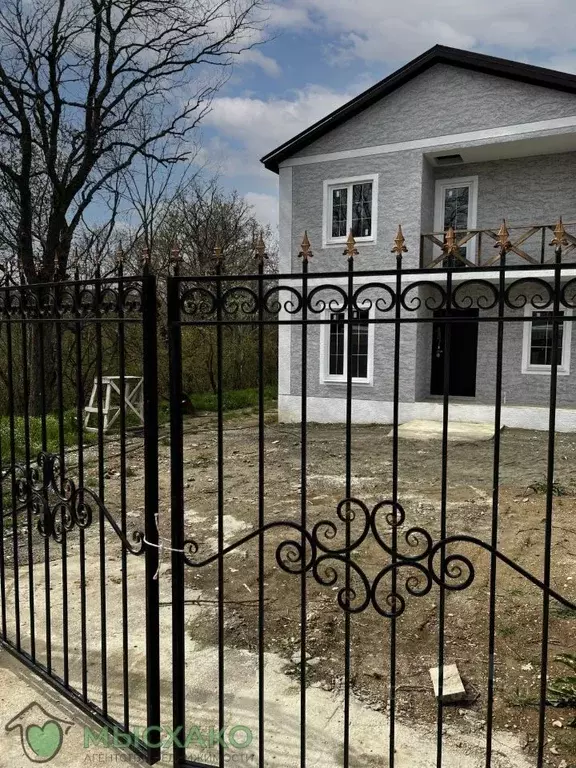 Дом в Краснодарский край, Новороссийск ул. Павла Соловьева, 30Л (138 ... - Фото 1