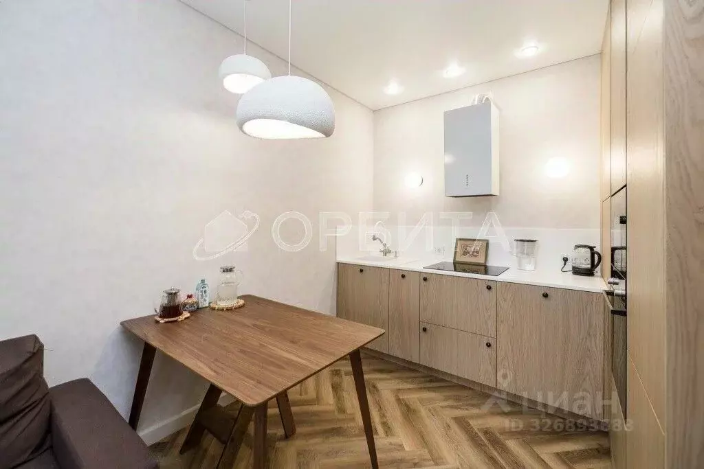 2-к кв. Тюменская область, Тюмень ул. Игоря Комиссарова, 22 (65.26 м) - Фото 1