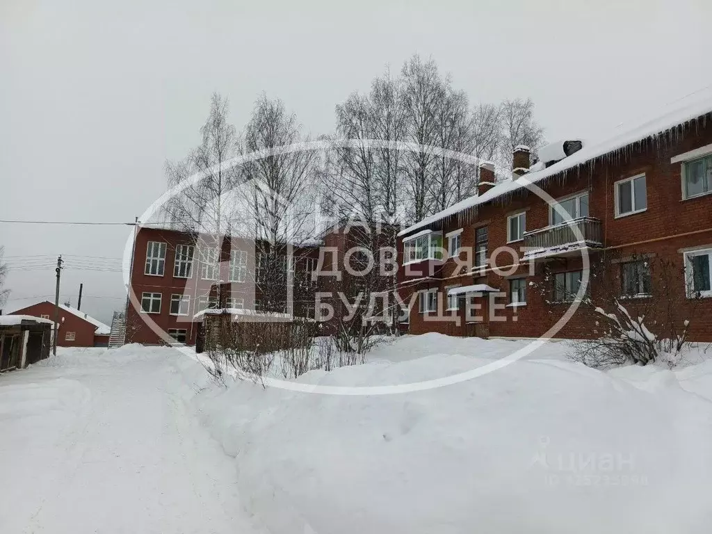 2-к кв. Удмуртия, Глазовский район, с. Понино Школьная ул., 1 (42.0 м) - Фото 1