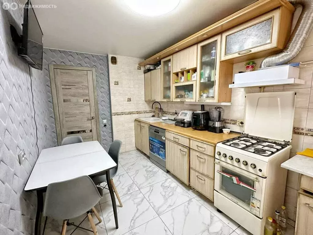 4-комнатная квартира: Севастополь, улица Александра Маринеско, 4Б ... - Фото 0