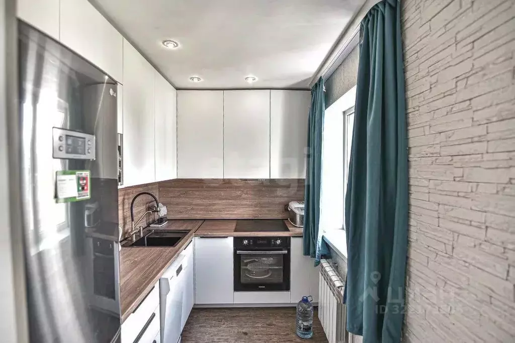 3-к кв. Сахалинская область, Южно-Сахалинск Амурская ул., 167 (58.9 м) - Фото 1