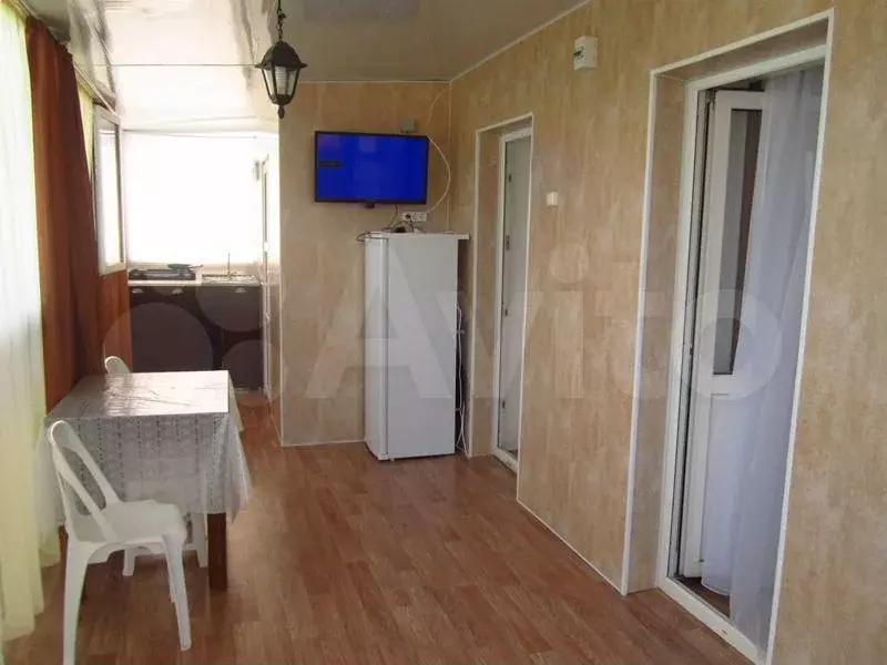 Комната 40 м в 3-к., 2/2 эт. - Фото 1