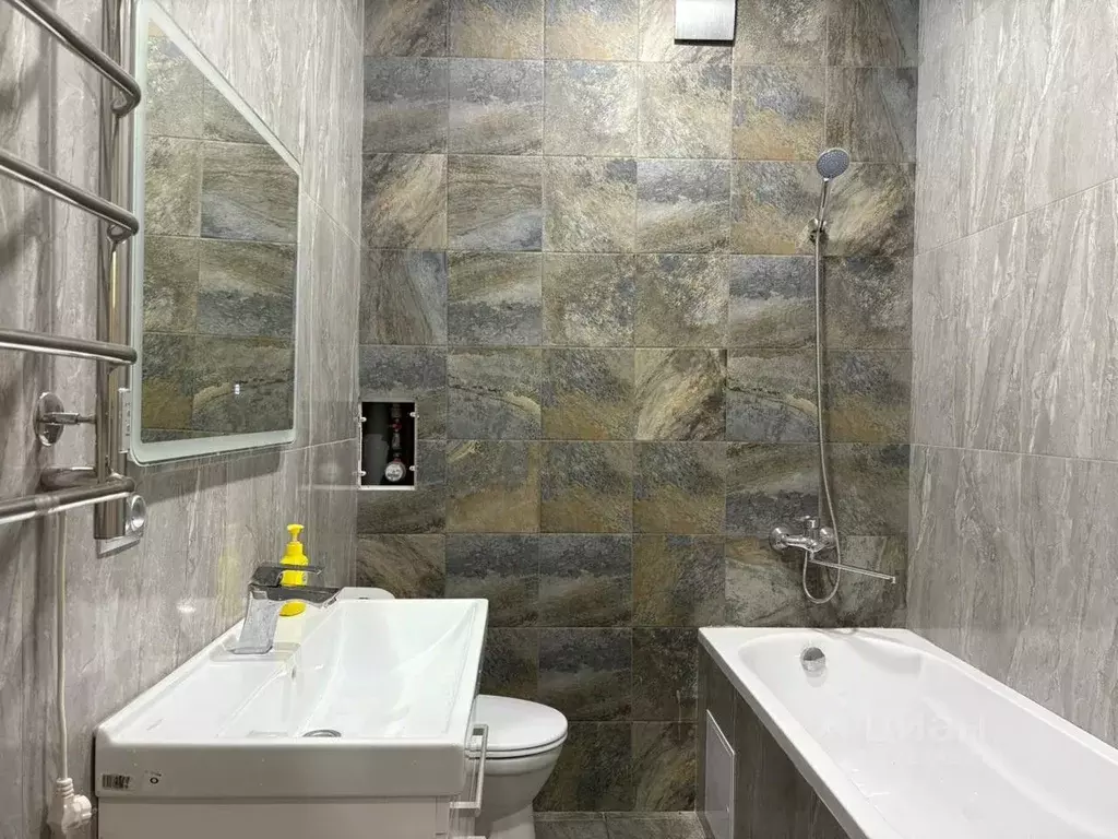 2-к кв. Северная Осетия, Владикавказ ул. Гастелло, 71Ак1 (64.0 м) - Фото 1