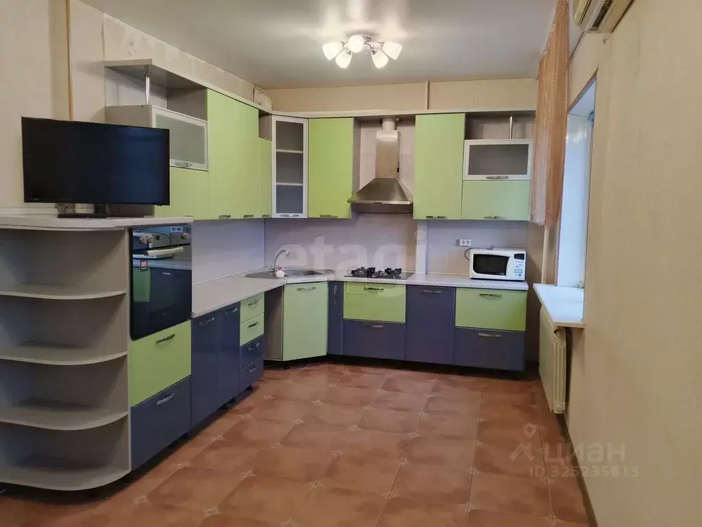 2-к кв. Астраханская область, Астрахань ул. Сен-Симона, 46 (86.2 м) - Фото 1