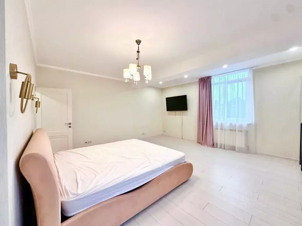 3-к кв. Краснодарский край, Сочи Светлана мкр, ул. Дмитриевой, 13/1 ... - Фото 1