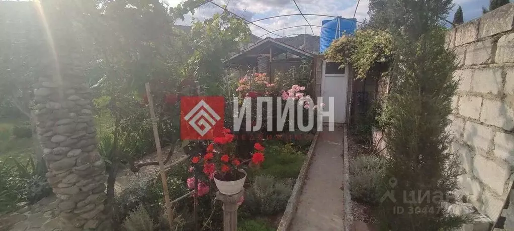 Дом в Крым, Судак городской округ, с. Морское ул. Чехова (100 м) - Фото 1