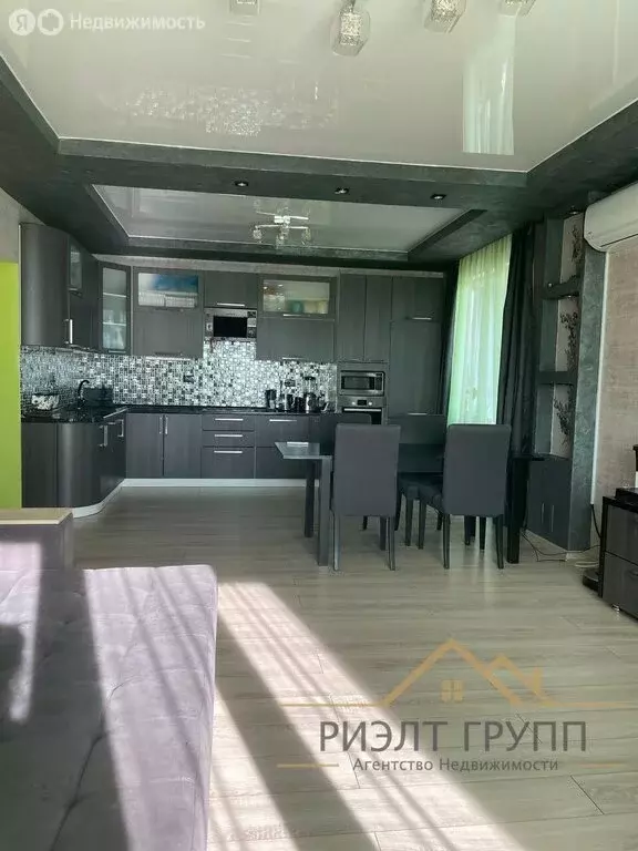 3-комнатная квартира: Казань, улица Сибгата Хакима, 40 (93.2 м) - Фото 1