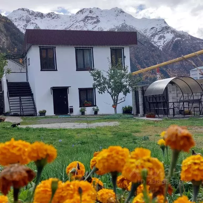 Дом в Кабардино-Балкария, Эльбрусский район, с. Эльбрус  (100 м) - Фото 1