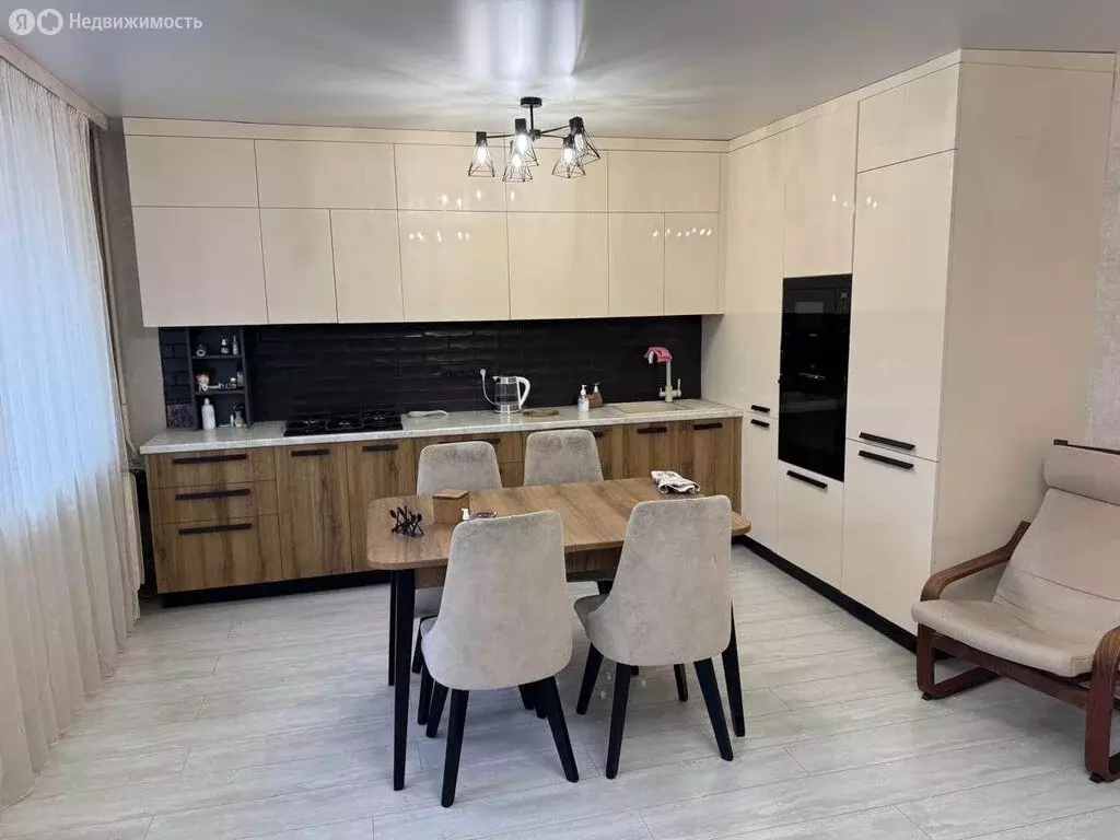 3-комнатная квартира: Екатеринбург, улица Куйбышева, 84к2 (73.5 м) - Фото 1