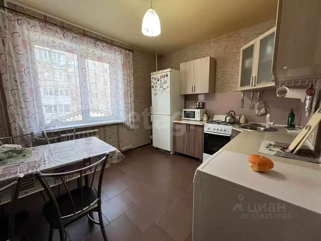 3-к кв. Саратовская область, Красноармейск 5-й мкр, 19 (67.0 м) - Фото 1