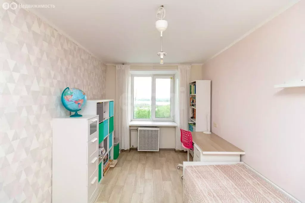 4-комнатная квартира: Тюмень, улица Щербакова, 112 (74 м) - Фото 0
