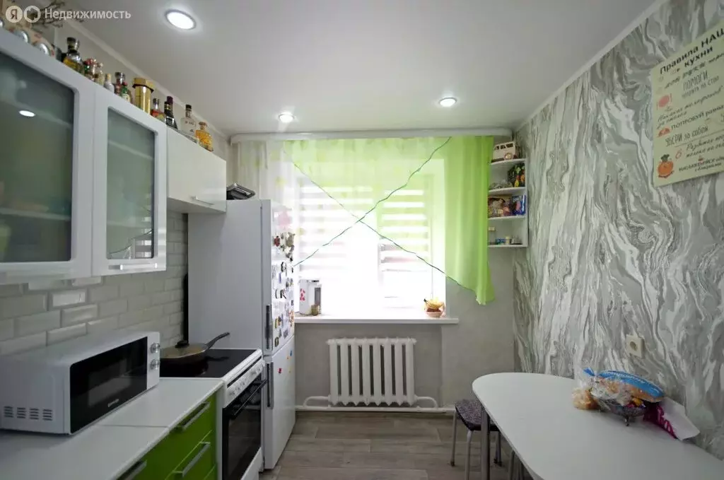 2-комнатная квартира: Ялуторовск, улица Карбышева, 10 (47.9 м) - Фото 1