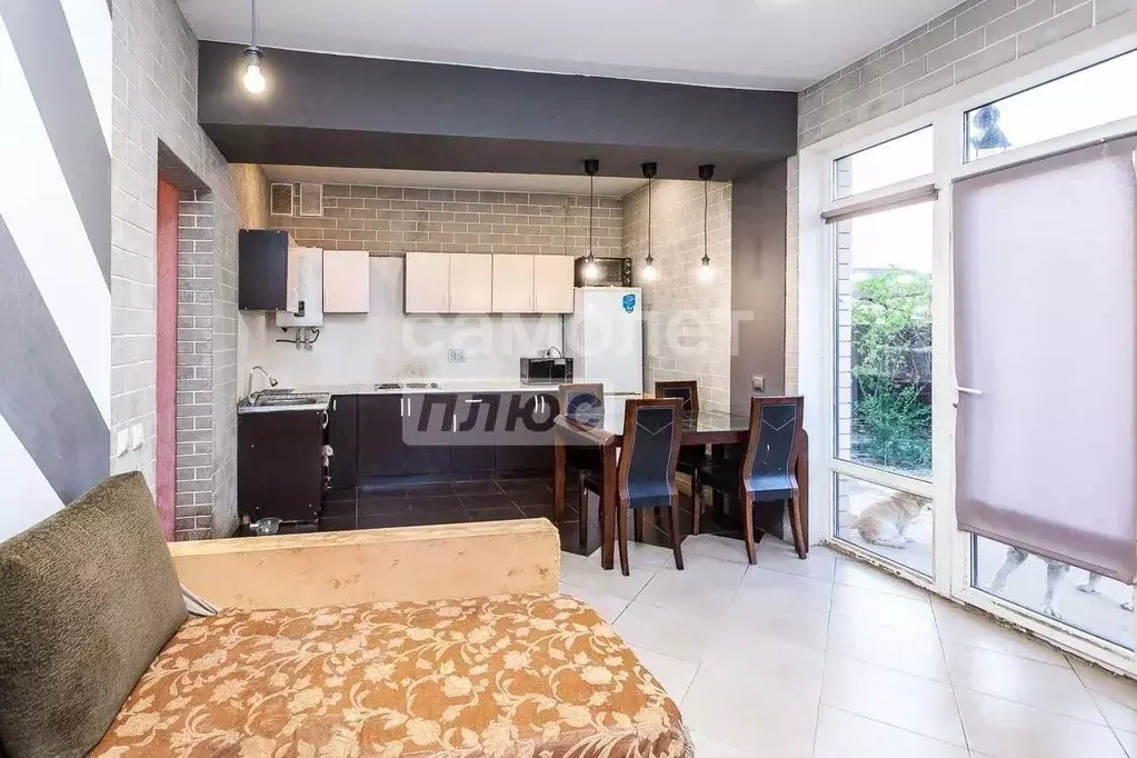 Дом в Краснодарский край, Динской район, Южно-Кубанское с/пос, пос. ... - Фото 1